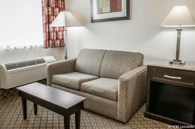 Quality Wayne Hotel